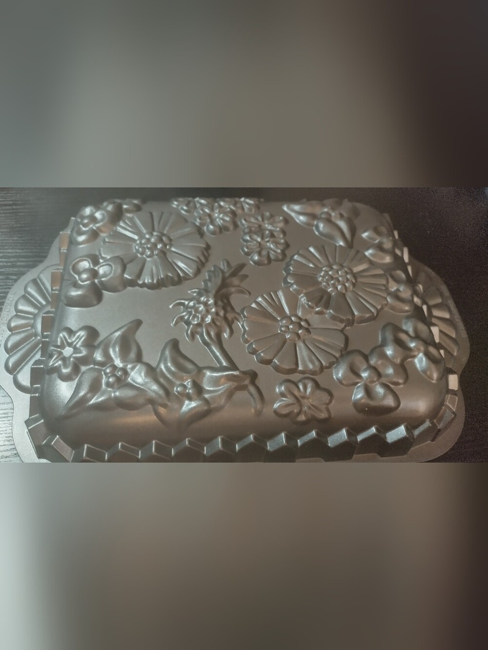 Nordic Ware 14x9 1/2 Wildflower Cake Pan